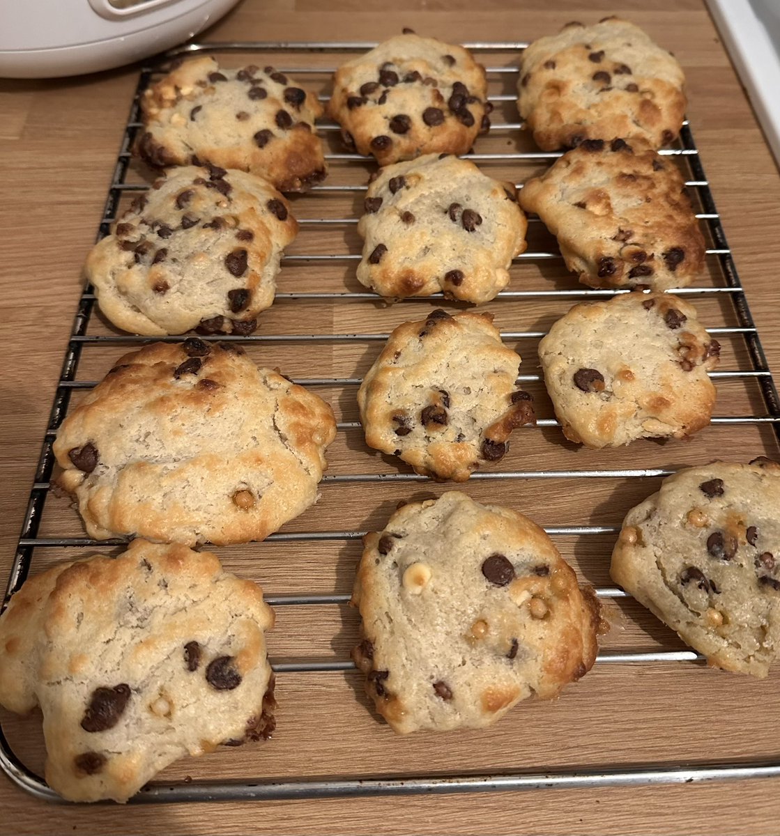 LunarLizzy ๐๐ซ๐ช (@iamlunarlizzy) on Twitter photo The results from last nightโs <a href="/HelloFreshUK/">HelloFresh UK</a> cooking stream!
Plus a bonus pic of the cookies.
Thank you all for hanging out with me. #ad The results from last nightโs <a href="/HelloFreshUK/">HelloFresh UK</a> cooking stream!
Plus a bonus pic of the cookies.
Thank you all for hanging out with me. #ad