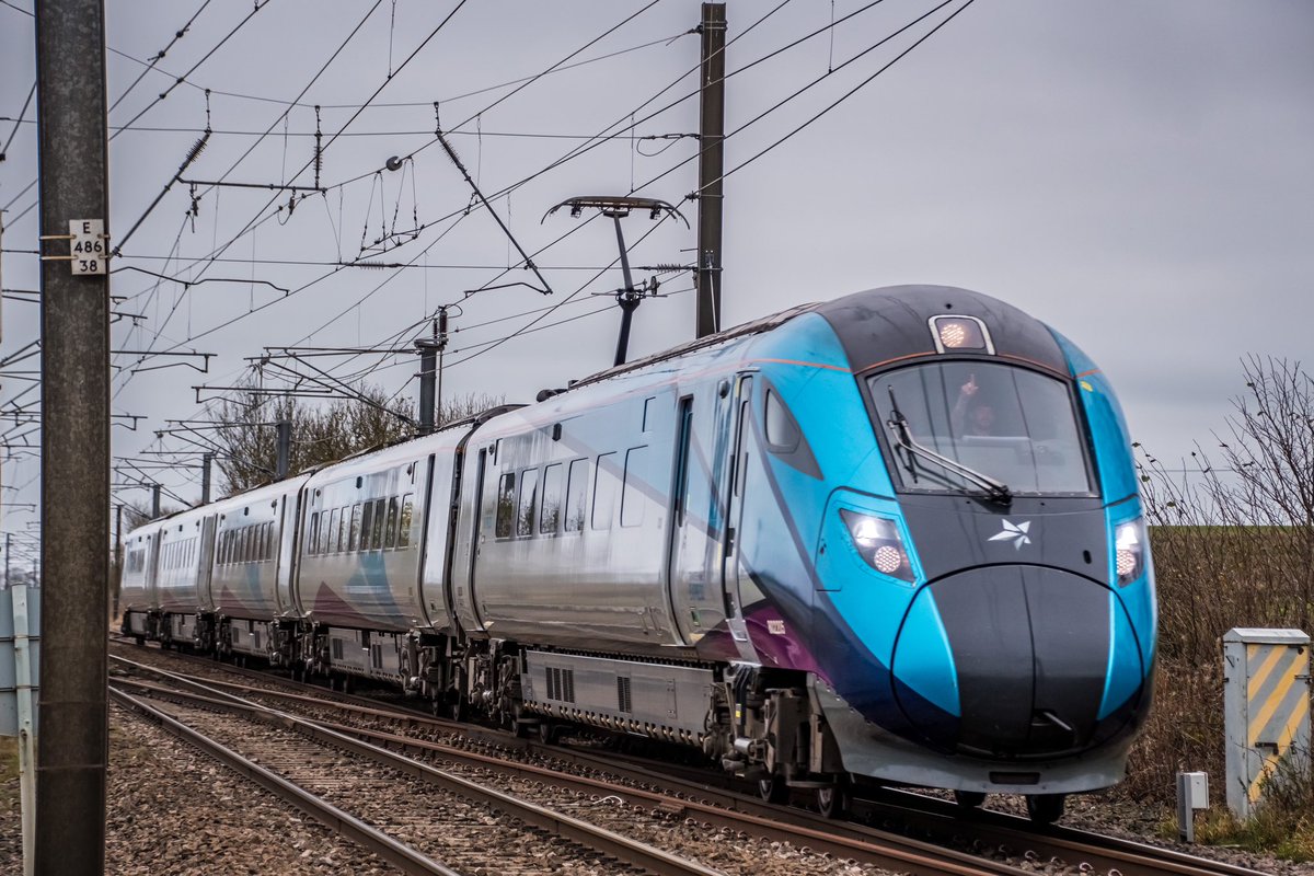 ASMRailPhotos's tweet image. 🖍️| 9S12 1158 Newcastle to Edinburgh

📣| @TPExpressTrains 
🚂| Class 802205
📍| Wooden Gates
📆| 03/11/2024

#class802 #802205 #transpennineexpress #nova1