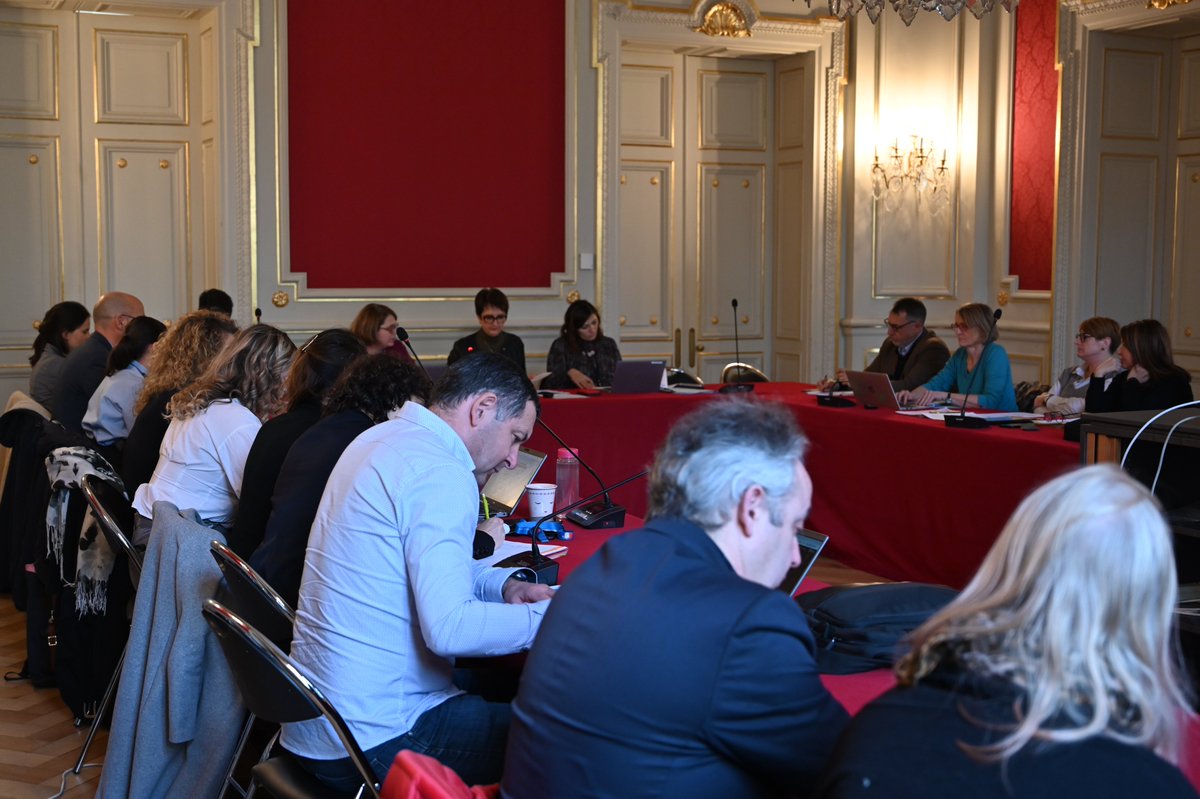 Le Comité Local d'Aide aux Victimes (#CLAV)réuni en formation plénière ce 14/02. Co-présidé par Emmanuelle Plantier-Lemarchand, directrice de cabinet de <a href="/Prefet74/">Préfète de la Haute-Savoie</a> &amp; Line Bonnet, Procureur d'Annecy. Il accompagne notamment les victimes d’actes de terrorisme,d’accidents collectifs