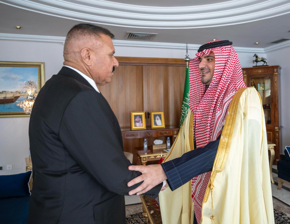 الساحات tweet media