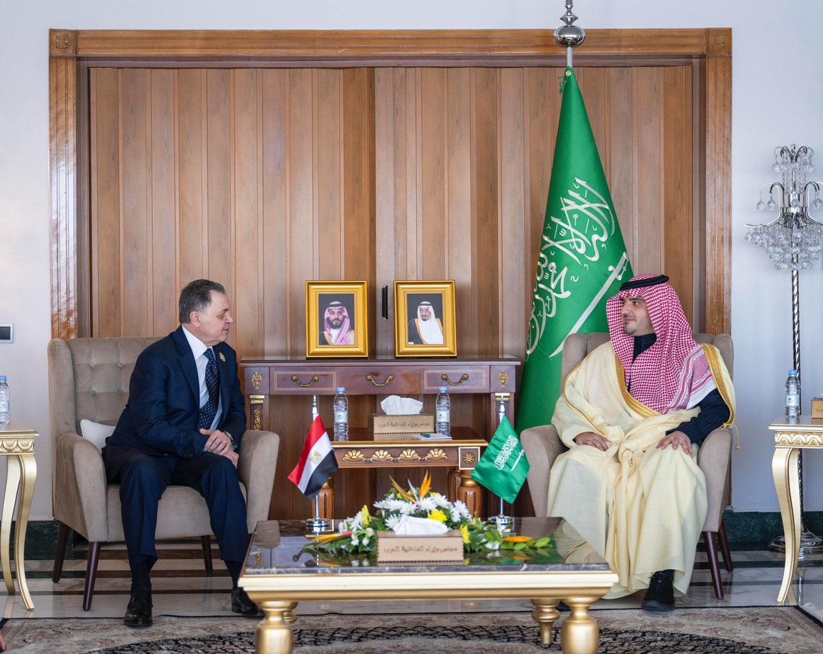 الساحات tweet media