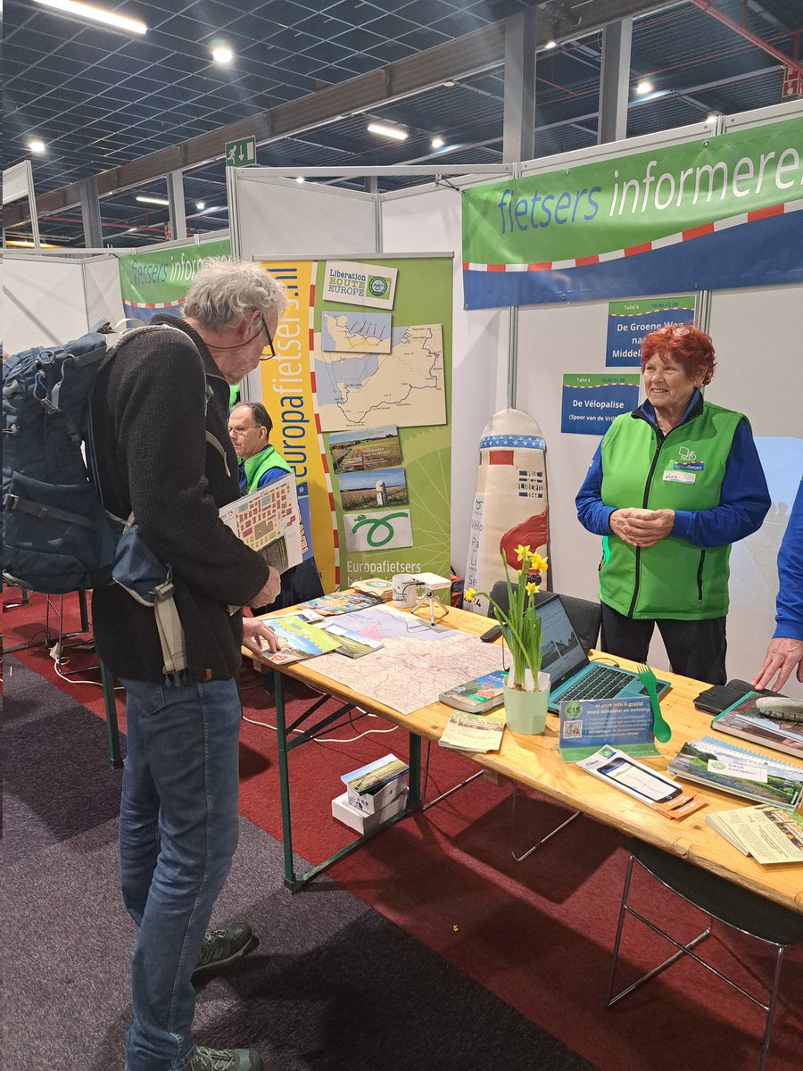 De <a href="/fenwbeurs/">Fiets en Wandelbeurs</a> 2025 zit er weer op. Veel bezoekers en ook de <a href="/velopalise/">Velopalise</a> weer present om bezoekers aan mooie ideeën te helpen voor @80jaarvrijheid <a href="/ECFEuroVelo/">EuroVelo 🇪🇺</a> <a href="/europafietsers/">Europafietsers</a> <a href="/wo2nieuws/">WO2 Nieuws</a> <a href="/dewereldfietser/">De Wereldfietser</a>