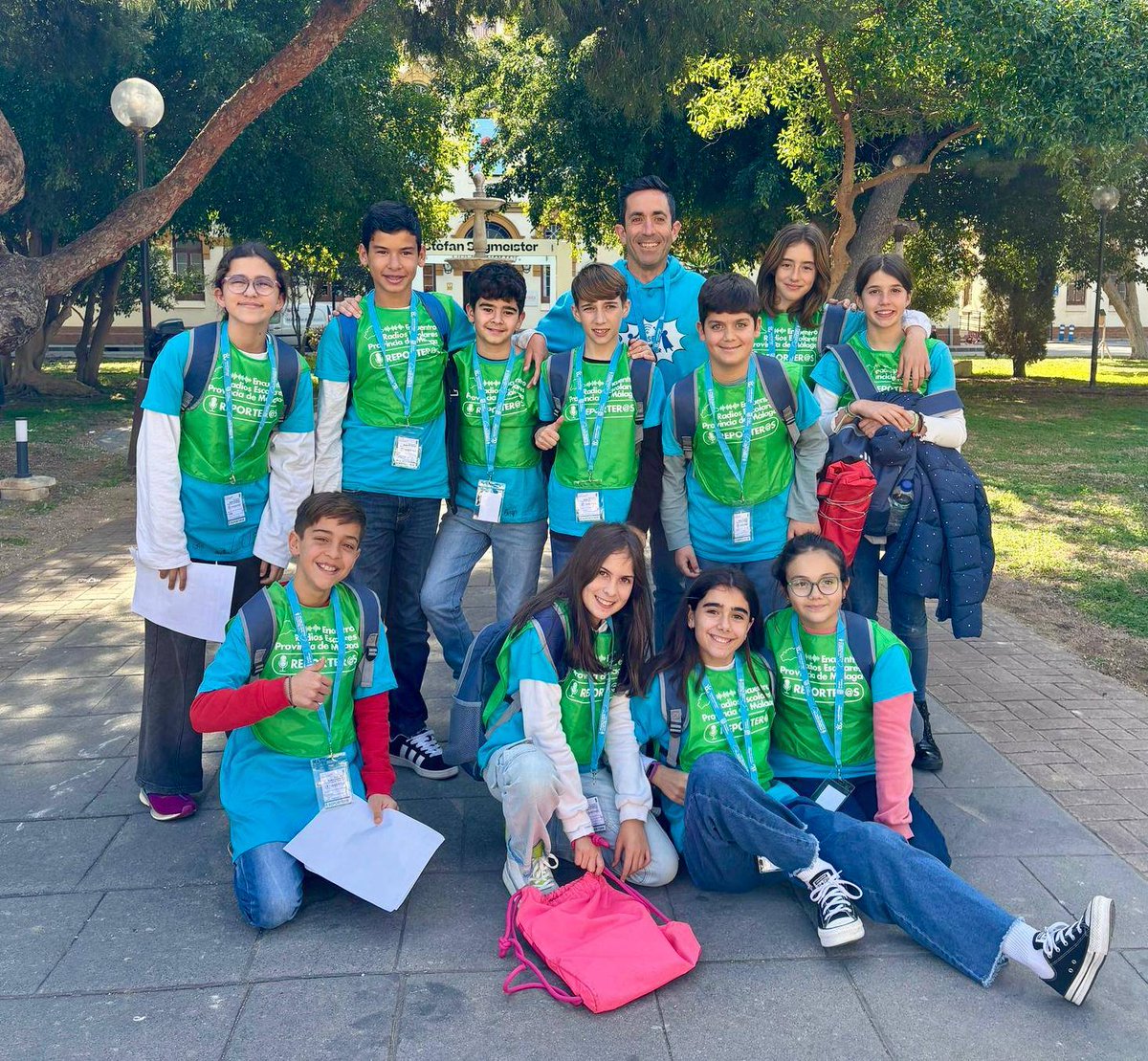 El 13 de febrero celebramos el #DiaMundialdelaRadio en el I Encuentro de Radios Escolares de la provincia de Málaga. Talleres como anfitriones y radio en directo con <a href="/CanalMalagaRTV/">Canal Málaga RTV</a>. 
Meses de organización que han merecido la pena.
<a href="/EducaAnd/">Consejería Desarrollo Educativo y FP</a> <a href="/VitoContreras/">Vito Contreras</a>
blogsaverroes.juntadeandalucia.es/ceipcampoamora…