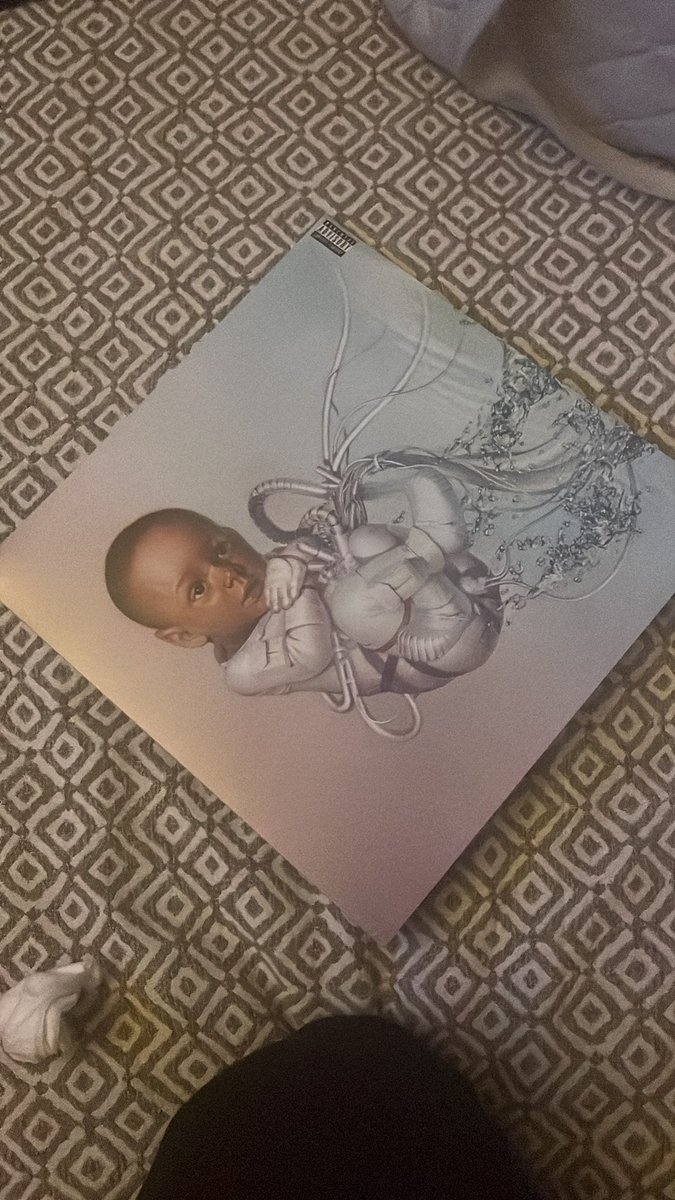 momoStark89's tweet image. Mon tout premier vinyle 🥹reçu aujourd'hui... Joyeux anniversaire @theweeknd 🥳 #XOTWOD #HURRYUPTOMORROW