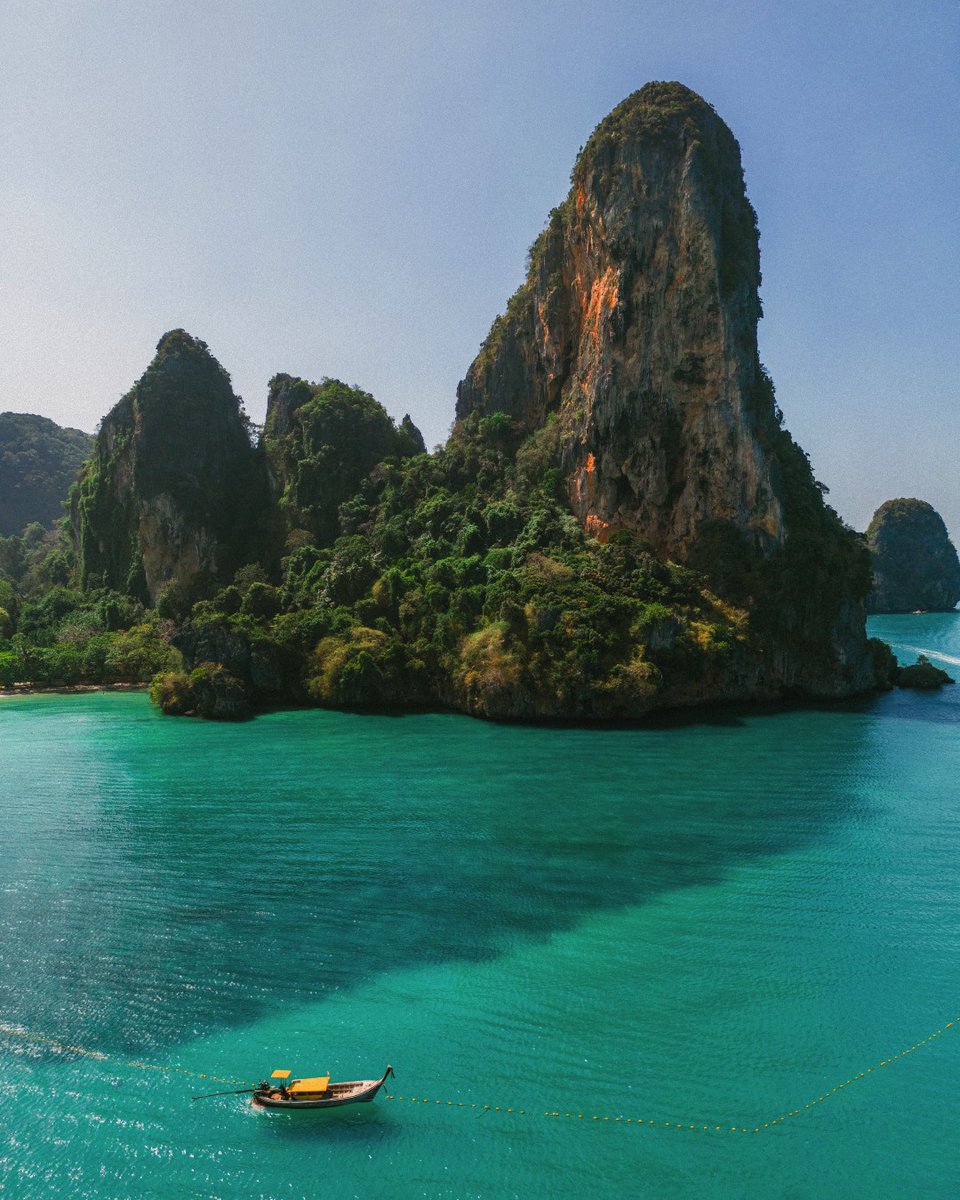 Tripadvisor's tweet photo. The mid-February urge to stop working and plan a beach trip to Thailand. https://t.co/OLZn8JOvIw
