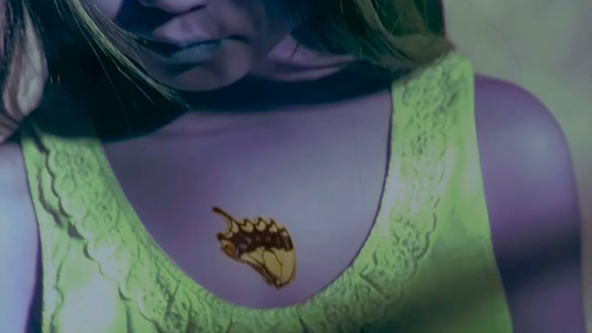 enclosedpain's tweet image. ⠀
⠀ ⠀was that my memory?
⠀ ⠀i wonder if that was really me

swallowtail butterfly (1996)
スワロウテイル
dir. shunji iwai