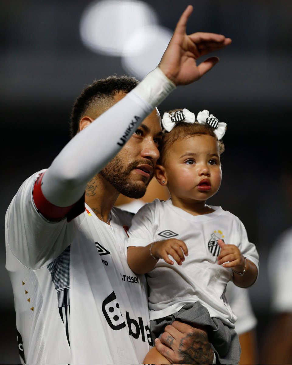 njdmarlon's tweet photo. Neymar com a Mavie. ❤️ https://t.co/GHhPOle7QW