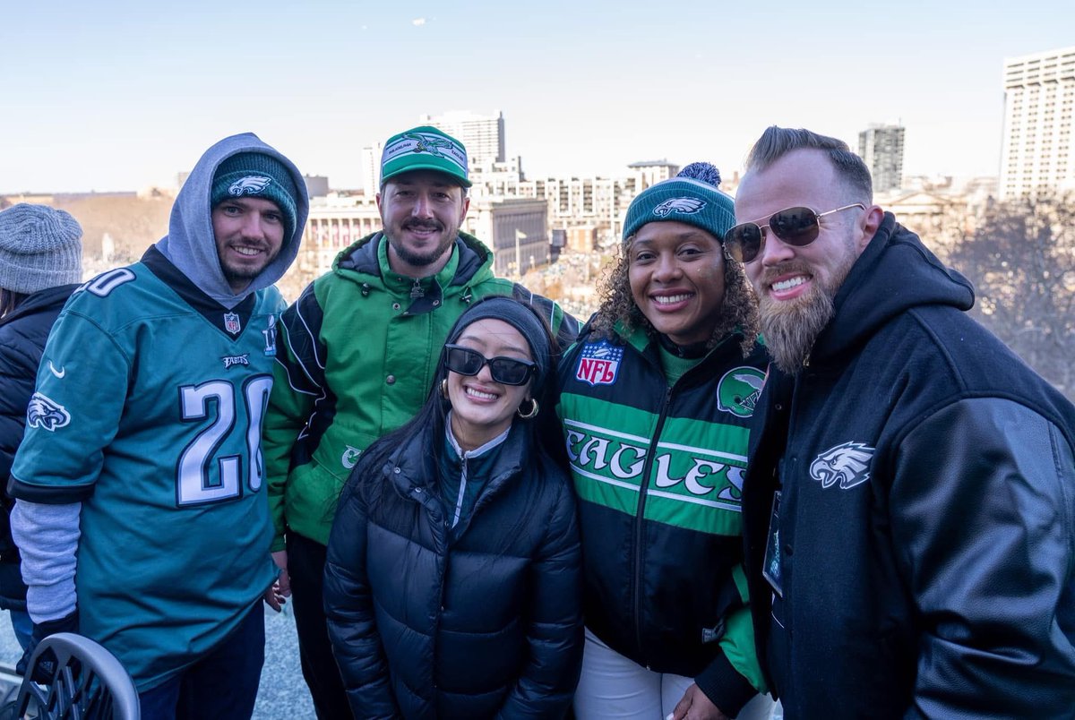 .<a href="/Spector_Art/">Spector Art</a> gets engaged and the Eagles throw him a parade. Pretty cool!

#TempleTUFF | #FlyEaglesFly