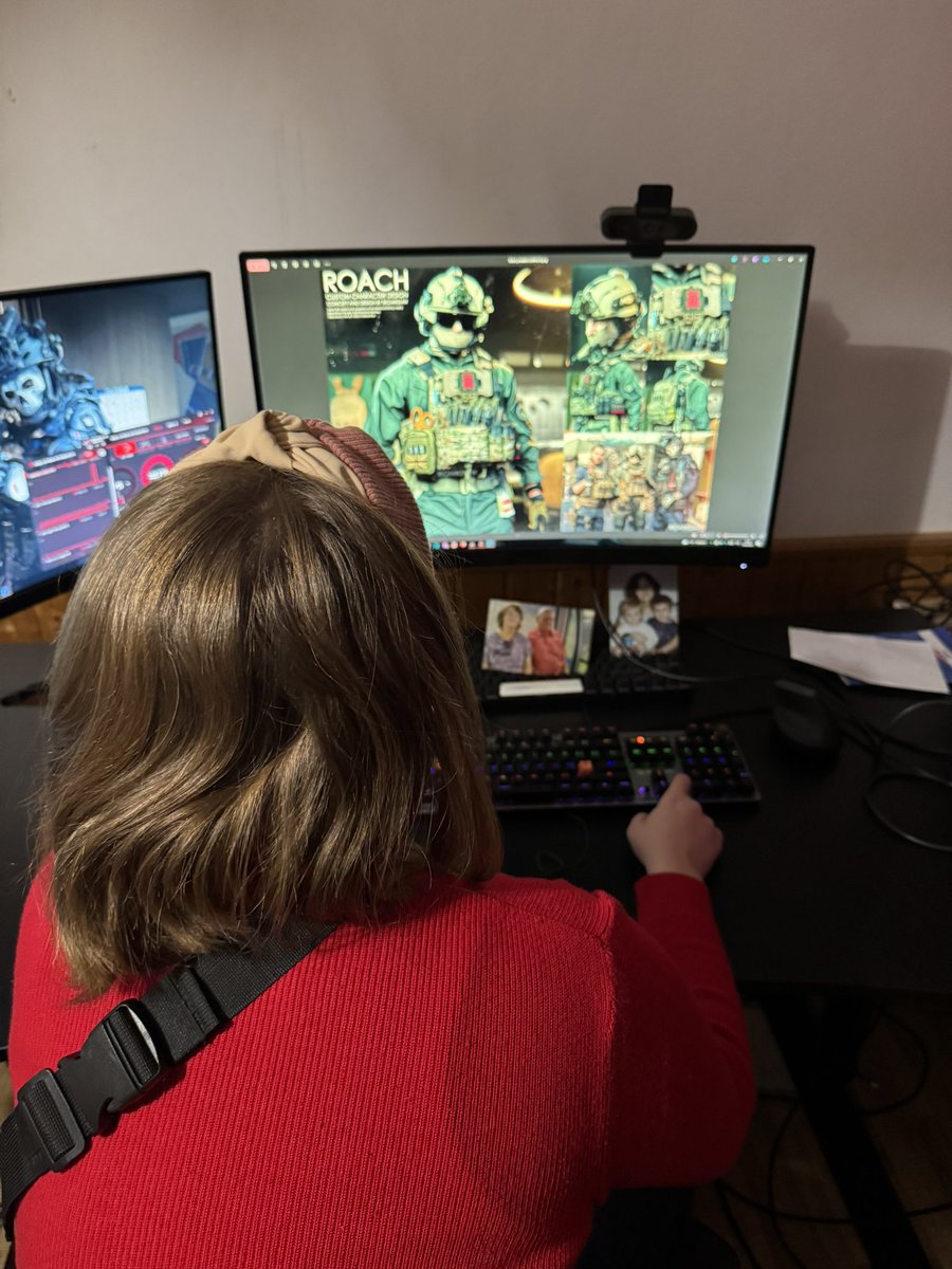 Brb, showing my gf my renders