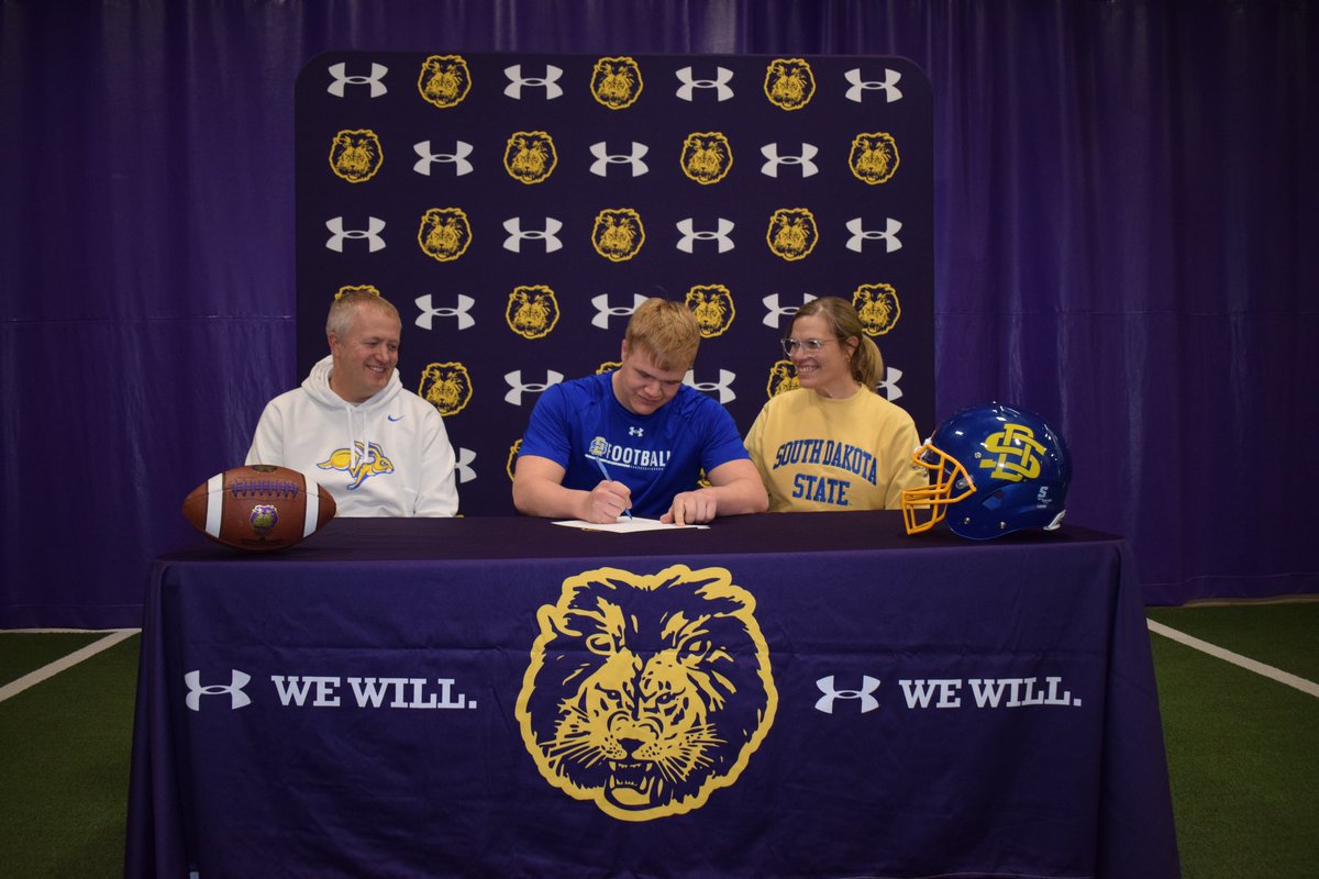 Dream come true #GoJacks 
<a href="/CoachDtjackson/">Dan Jackson</a> <a href="/CoachLoganMcc/">Logan Mc Cormick</a> <a href="/CLGLRFootball/">CL-GLR Football</a>