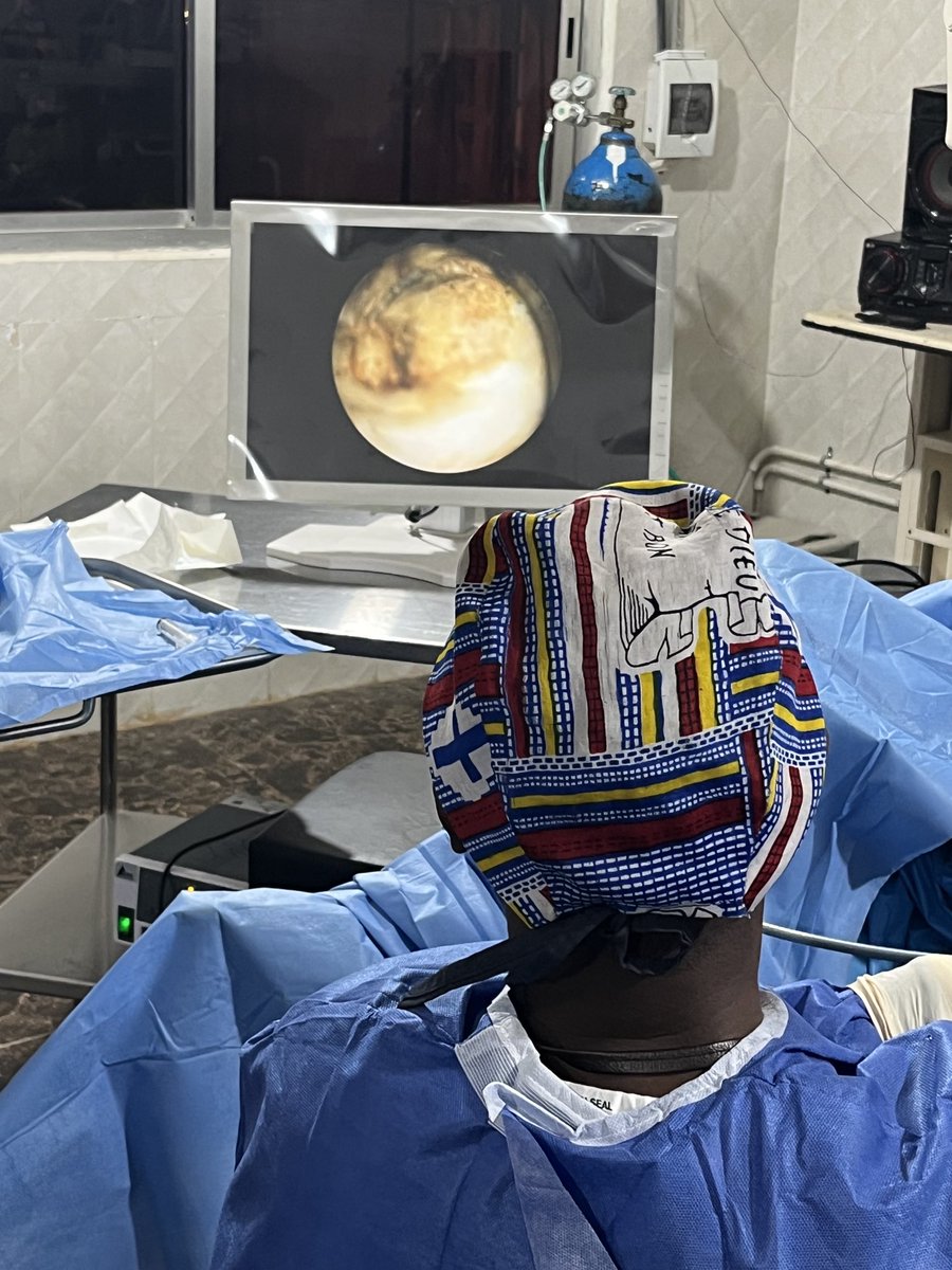 mzaslam77's tweet photo. A very satisfying week comes to an end with 1st urological outreach programme in a rural hospital in Liberia which will hopefully be a key step in expanding urological services in the country. Hats Off to the young Liberian team for incredible planning ⁦@ayuncasselliii⁩ https://t.co/9wCtSit4rV