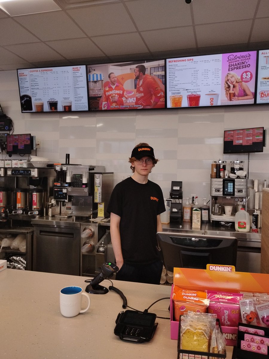G2740Gade's tweet photo. #1stjob! https://t.co/ErZ2eoMPrU