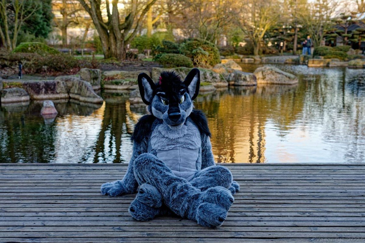Such a nice place to think about everything and just enjoy the silence. Don't you think?