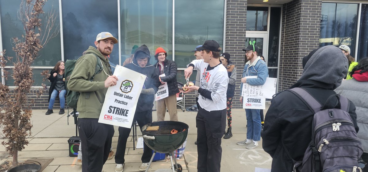 AlamoCollective's tweet photo. We are on day 3 of striking! Please come to the Sloans Lake picket from 3pm to 7pm! @Sony do the right thing and hire back these illegally fired workers! We stand with @nycalamounited. 
Please help our relief fund: https://t.co/JEoPX39Lqx https://t.co/2sobwyPbY1