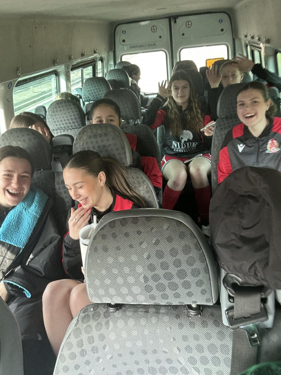 RogWebb4's tweet image. Our 17’s took the trip up to Newport today to face Graig Villa Dino in SWWGL cup
Really tight hard fought game on a difficult pitch,we held on to go through to the next round, the girls were amazing and battled throughout, thank you to Dino for being excellent hosts &amp;amp; opponents