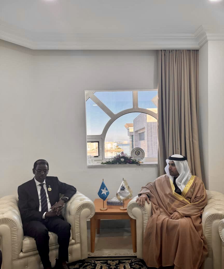 Anniga iyo wafdi aan hoggaaminayo waxaan dalka Tuuniisiya kaga qeyb-galnay shirka 42aad ee Golaha Wasiirrada Arrimaha Gudaha iyo Amniga dalalka jaamacadda Carabta. Shirkan oo sanadle ah ,ayaa waxaa sanadkan xoogga lagu saaray arrimaha la dagaallanka argagaxisada.