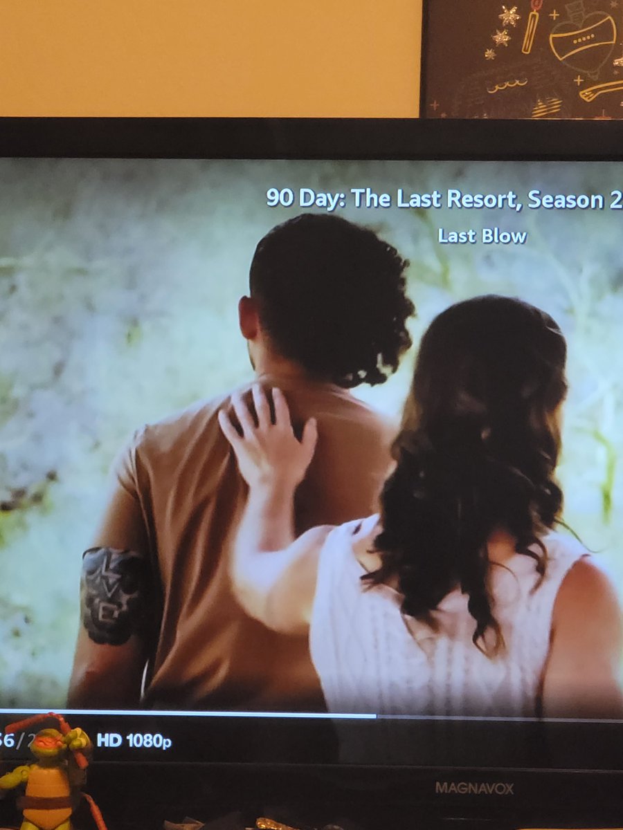 auri_love26's tweet photo. UH UH! Not the therapist consoling rob the knob and not Sophie. Even if they are both wrong you don't do that. Woowwww #90daythelastresort https://t.co/oxsxrl6CHr