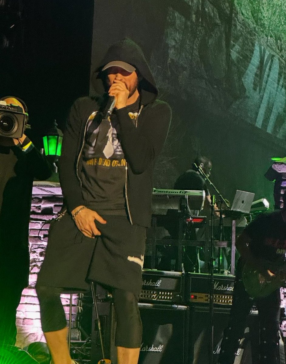 tina_mikkelsen's tweet image. Grandpa @Eminem you don't read this shit anyway you Are MIA so what the fu.k Im going to give a lung an arm and a leg for a concert in London in 2025 you can Even joke with our accent!! I don't care lol. I need something to look forward to in 2025, er miss y😎