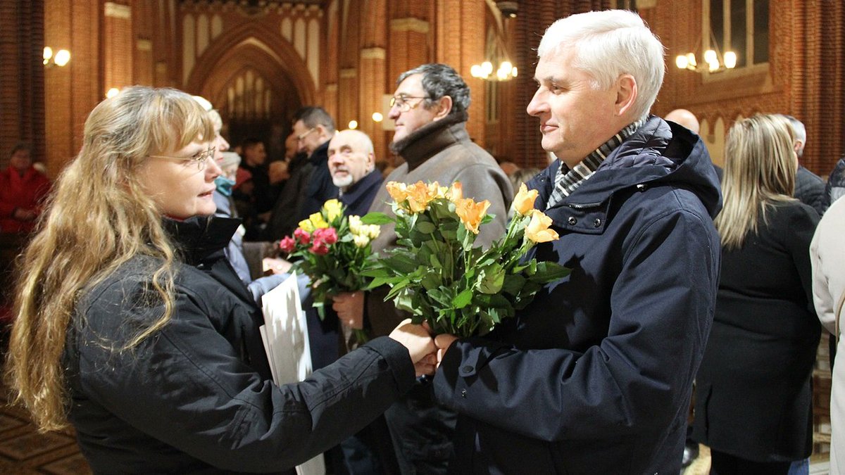 V diecezjalne obchody Światowego Dnia Małżeństwa odbyły się we Wrocławiu. Mszy św. w  kościele pw. św. Michała Archanioła na Ołbinie przewodniczył  bp Jacek Kiciński CMF. Kilkadziesiąt małżeństw odnowiło swoje  przyrzeczenia małżeńskie.
wroclaw.gosc.pl/doc/9149338.Wr…
