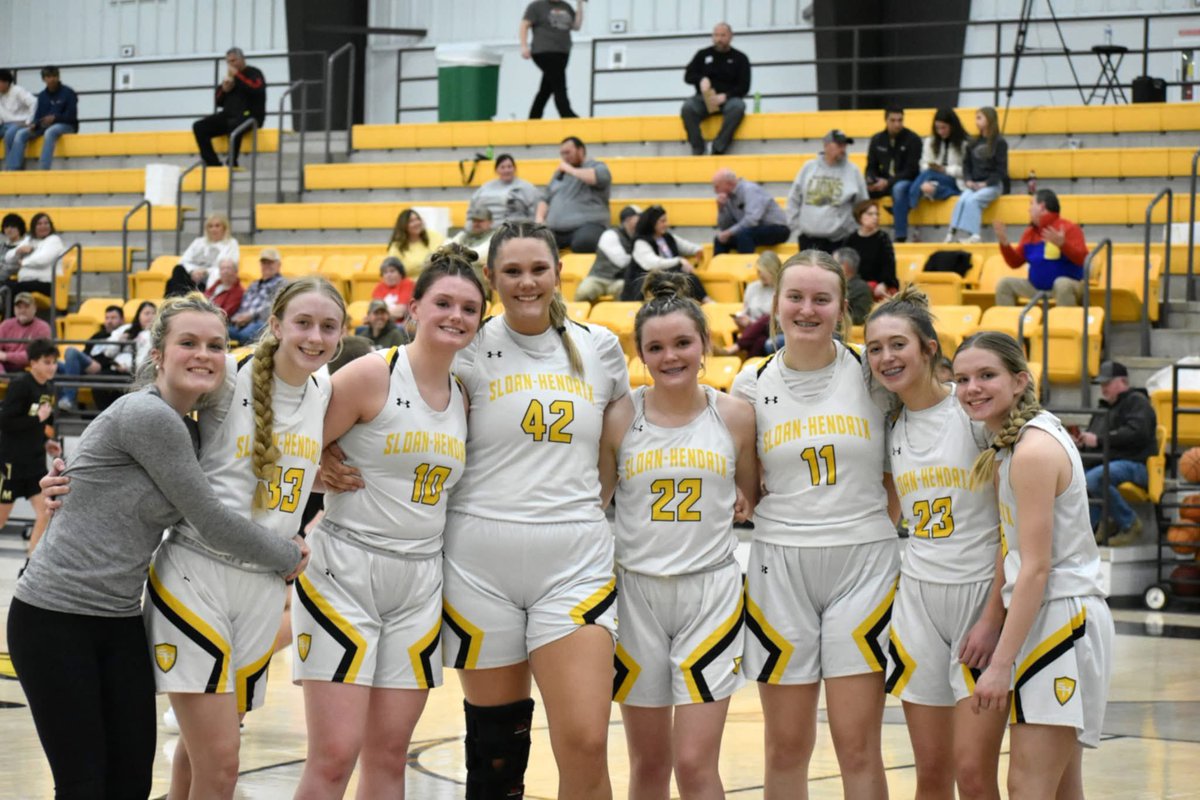 What an honor it is to get to play the sport I love with this amazing group of girls 🖤🏀