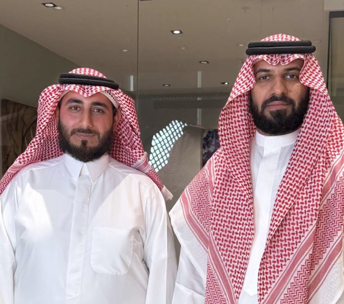 سعدت بتلبيَّة دعوة 
الغالي <a href="/Khuld_2/">فيصل آل متعب خُلد العقارية</a> 

وحضور حفل تدشين الشركة الجديد ،، 
أسأل الله أن يوفقهم ..
و يفتح عليهم ويزيدهم من فضله 🤲🏻✨