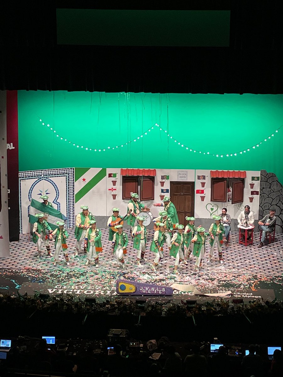 Esto sí que es una buena murga juvenil!! Vaya orgullo de cantera 😍😍 

Siempre defendiendo lo que a otros nos ha pertenecido y a ellos les sigue perteneciendo <a href="/lamurguitamlg/">La Murguita</a>