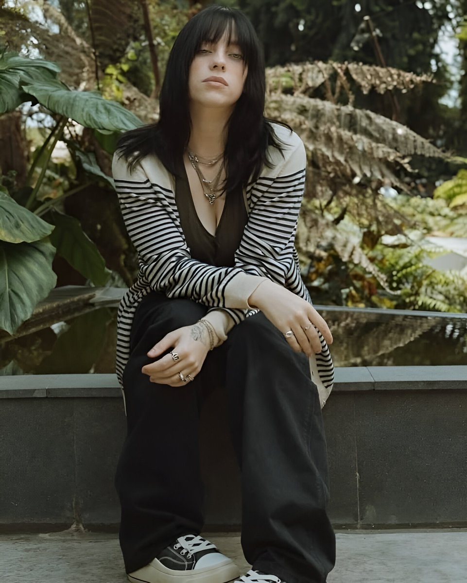 Billie Eilish Gallery tweet media