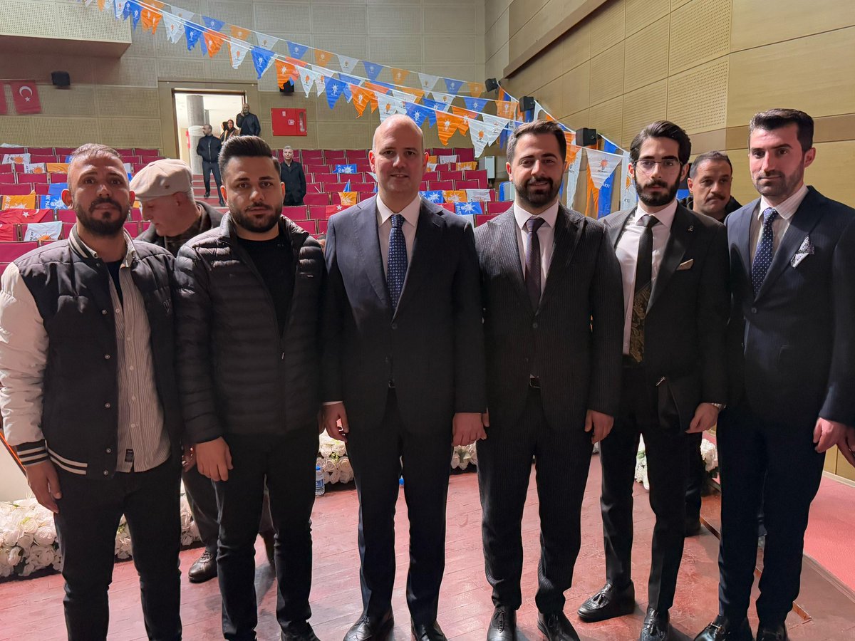 “AK PARTİ, MİLLETİN PARTİSİDİR!” 🇹🇷

Bugün gerçekleşen Genişletilmiş İl Danışma Meclisi Toplantımızda, CHP teşkilatında farklı kademelerde görev alan ve üye olan yaklaşık 514 kişilik bir heyet, partilerinden istifa ederek AK Parti ailemize katıldı!

Partimize yeni katılan