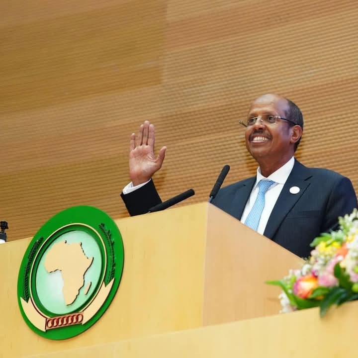 Amb Abdoulkader H. Omar (@ouldkhady) on Twitter photo Le dessein de propulser et d'installer un fils du pays au sommet de l'Afrique en la personne de notre Ministre des Affaires Etrangères, m'invite à revenir et à méditer sur deux volontés que le Chef de l'état <a href="/IsmailOguelleh/">Ismail Omar Guelleh</a> avait exprimées et en 2016 et en 2020.
Le 8 janvier Le dessein de propulser et d'installer un fils du pays au sommet de l'Afrique en la personne de notre Ministre des Affaires Etrangères, m'invite à revenir et à méditer sur deux volontés que le Chef de l'état <a href="/IsmailOguelleh/">Ismail Omar Guelleh</a> avait exprimées et en 2016 et en 2020.
Le 8 janvier