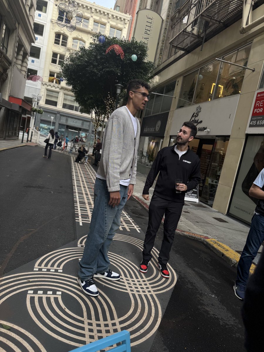 Had a blast with <a href="/NBATopShot/">NBA Top Shot</a> <a href="/Eisenberg43/">Jacob Eisenberg</a> <a href="/310YachtClub/">310 Yacht Club</a>  #NBAAllStar2025