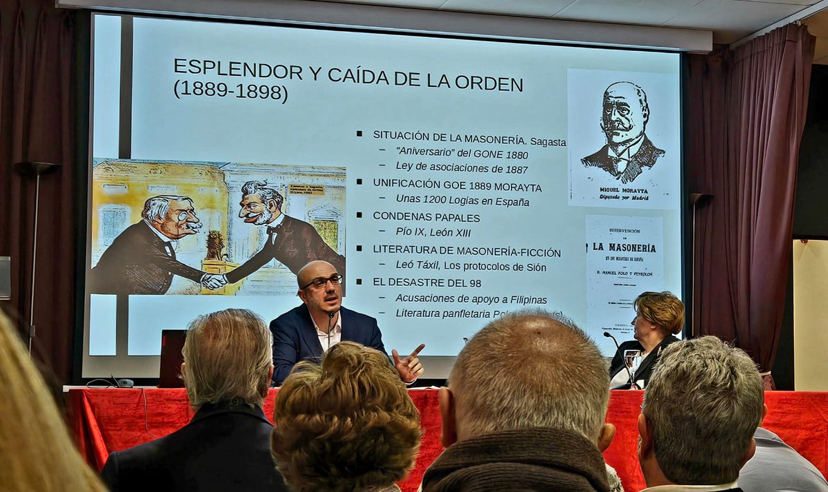 AntonioChazarra's tweet photo. Este viernes en @ateneodemadrid hablamos sobre La edad dorada de la masonería española con la profesora Rosa Martínez Segarra. Un éxito de acogida y participación https://t.co/0yOseyXCmB