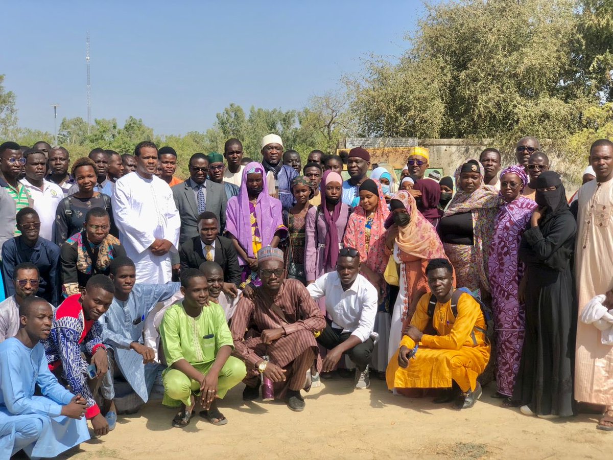 J’ai effectué, à la tête d’une délégation de #UMa, ce dimanche 16 février 2025, un déplacement à Kousseri : échanges avec les étudiants, les personnels enseignants et non enseignants. Nous avons également visité le nouveau site de neuf (09) hectares en cours d’attribution (DUP).