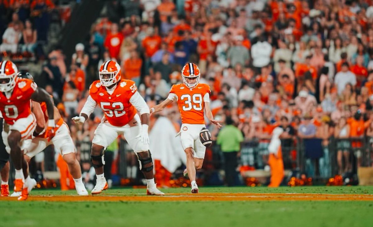 Mike Rittelmann (@mrittcgs) on Twitter photo 🏈 2025 <a href="/CGSAllStar/">The College Gridiron Showcase</a> Player Profile
🚨P <a href="/a_swanson39/">Aidan Swanson</a>
📍<a href="/ClemsonFB/">Clemson Football</a>
✅ 2024 ➡️ Started 13 games/ averaged 41.4 yards on 57 punts including 19 punts downed inside the 20 and five punts of 50-plus yards
✅ 2023 ➡️ had a career year, matching long-time NFL punter <a href="/bpinion05/">Bradley Pinion</a> 🏈 2025 <a href="/CGSAllStar/">The College Gridiron Showcase</a> Player Profile
🚨P <a href="/a_swanson39/">Aidan Swanson</a>
📍<a href="/ClemsonFB/">Clemson Football</a>
✅ 2024 ➡️ Started 13 games/ averaged 41.4 yards on 57 punts including 19 punts downed inside the 20 and five punts of 50-plus yards
✅ 2023 ➡️ had a career year, matching long-time NFL punter <a href="/bpinion05/">Bradley Pinion</a>
