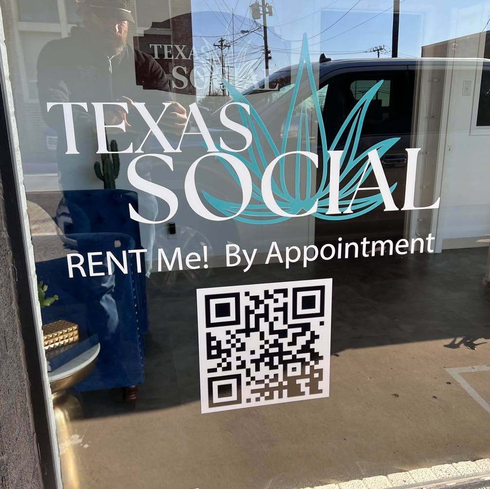 Ink_N_Stitch's tweet image. New window vinyl for Texas Social in Decatur!  Looks like a really cool rentable venue for parties, meetings, and more!  Check them out at thetexassocial.com
-
#signshop #decaturTX instagr.am/p/DGJnWi9tgS-/