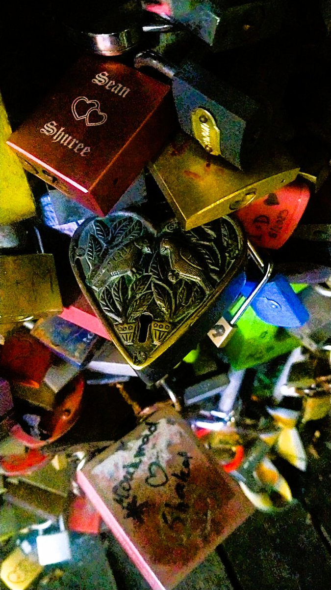 DaniElefantman's tweet photo. Candados #candados #hacefotos #corazones #amor https://t.co/2n7SWxfceZ