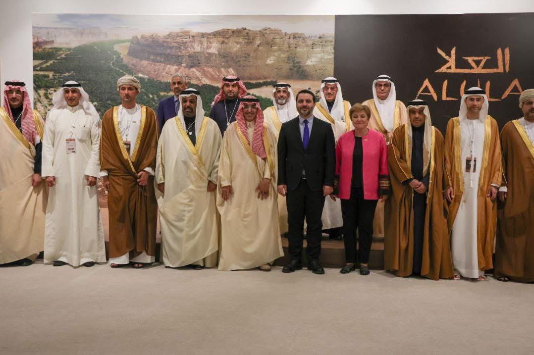 للتاريخ .. لانعلم كسوريين كيف نرد الفضل والجميل للعزيزه السعوديه حكومة وشعبا ..