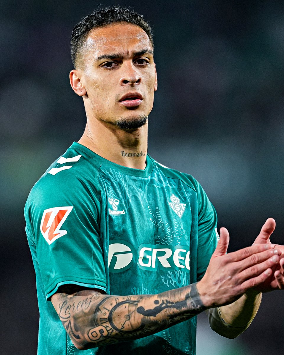 B24PT's tweet photo. Antony pelo Betis: 4 jogos, 3 golos + 1 assistência, 3x eleito o melhor em campo. Renascido 💫 https://t.co/TKfsOdkyFQ