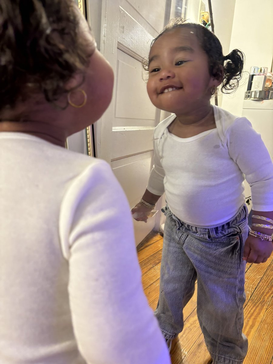 picture mail from this gorgeous, gorgeous girl🥹😍💌