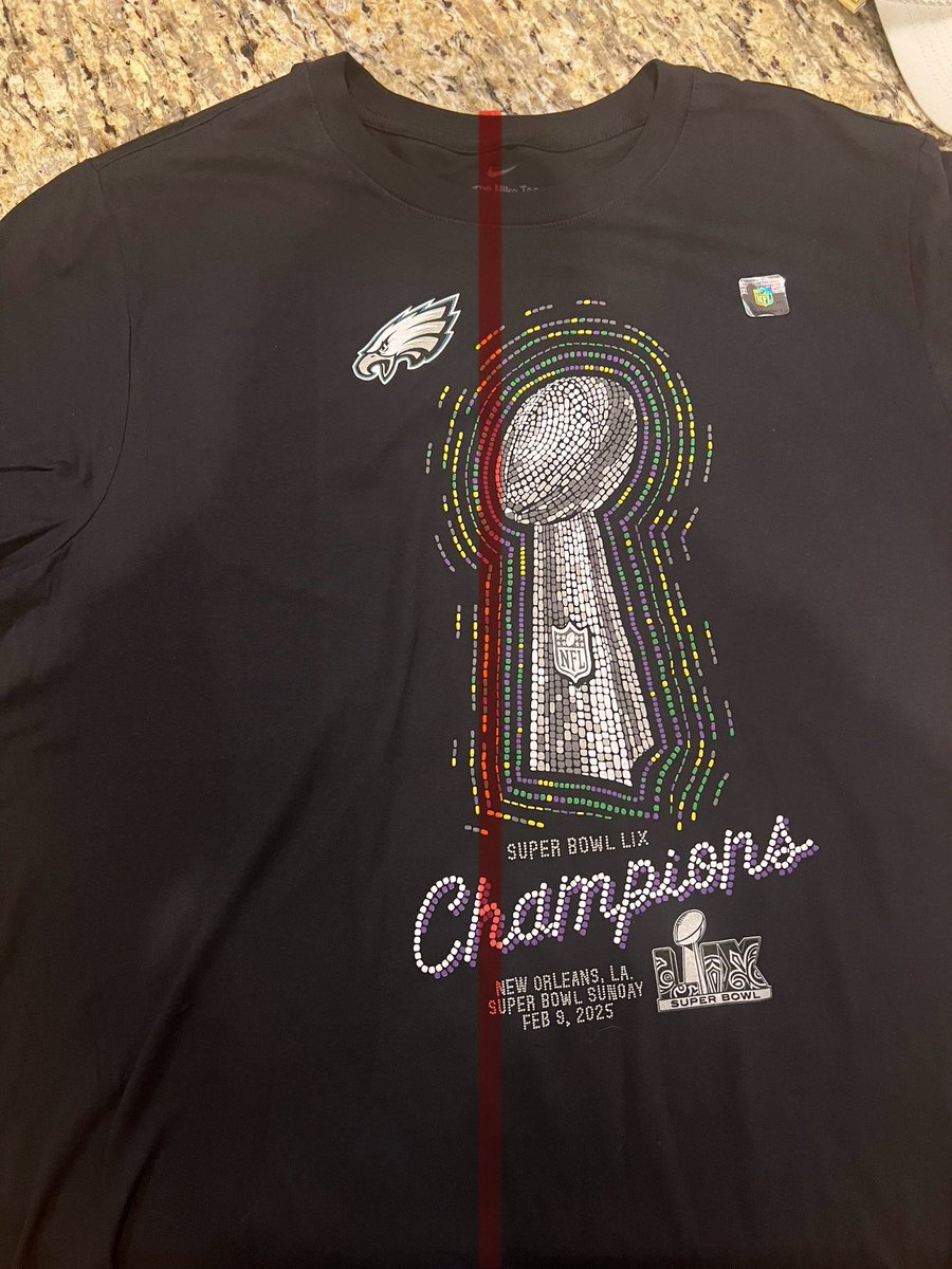 ItsJustKaleb's tweet photo. @FanaticsSupport Hey is this print not wildly off centered and tilted based off the Nike tag under the collar? https://t.co/OKcpmVtoPJ