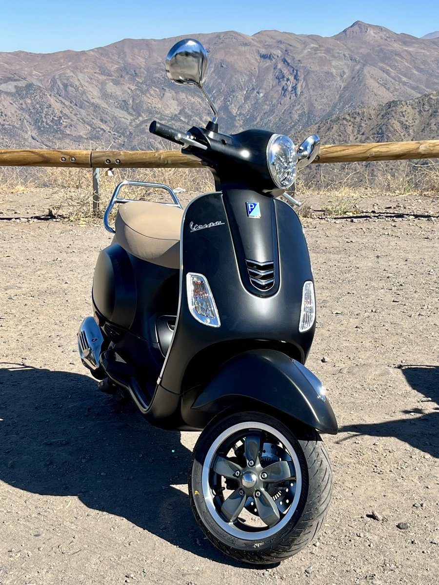 FerMurillo81's tweet photo. Hoy fue mi viaje inaugural con mi Vespa VXL150, en que subimos a Farellones con el Club Vespa Santiago. https://t.co/T4hNinla2E