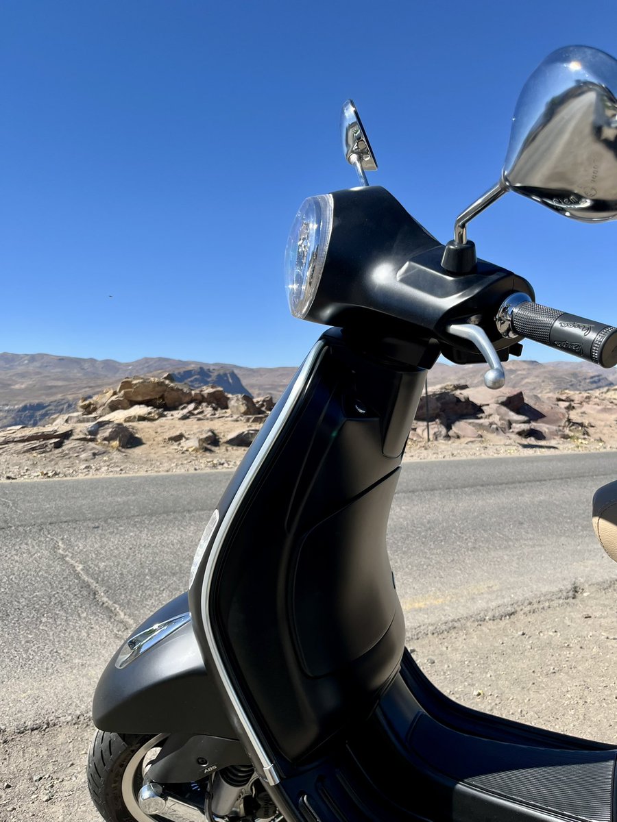 FerMurillo81's tweet photo. Hoy fue mi viaje inaugural con mi Vespa VXL150, en que subimos a Farellones con el Club Vespa Santiago. https://t.co/T4hNinla2E