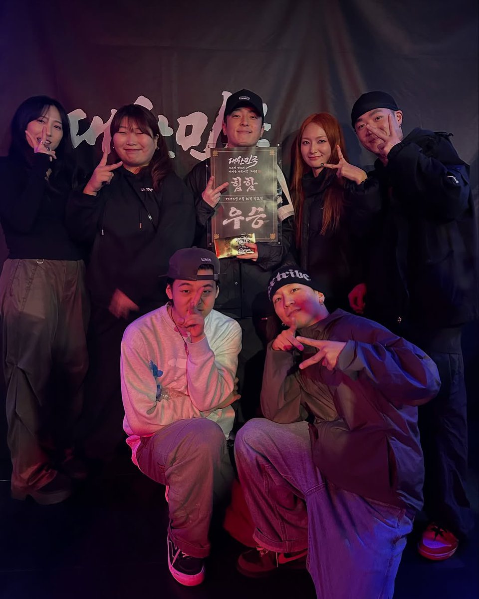 댄서 임담님 게시물..🥹

유튜브에 있는 모든 승훈쌤 영상을
돌려보며 춤 췄었던 중학생의 꿈,,,

👏🏻👏🏻👏🏻👏🏻👏🏻