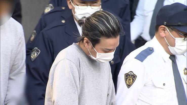 韓国人が日本人女性をアメリカでの売春に斡旋をしたとして逮捕。
心斎橋付近の路上で、女の子に「おキレイですね、いろんな業種を紹介できますよ」って声かけて1日13人客とり１カ月で960万円の収入も…
コイツ女性の敵