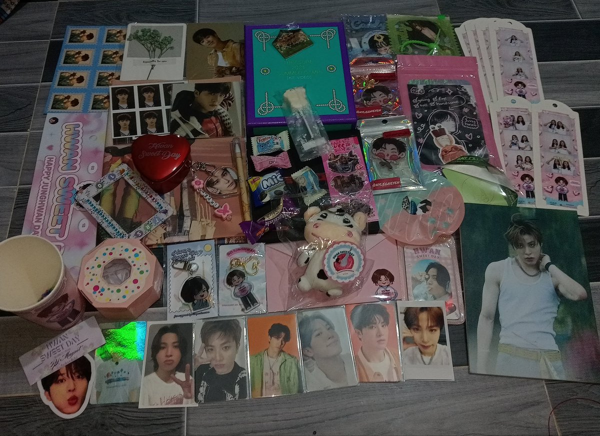 I had fun! Thank you so much for this successful event‚ <a href="/hwansup0natime/">Hwan's Upon A Time</a>‚ and to all po na nagbigay ng freebies; <a href="/_chokyulate/">den saw trsr 🌠</a> <a href="/Kpop_Ninangs/">K Ninang's Tindahan</a> @yeppeununnie <a href="/nylegneyen/">YEN 엔 🆔️🦔🍀🐮💎💎</a>
<a href="/sopastarwoo/">JEONGWOO DESERVES BETTER</a> <a href="/andyt0ts/">💛</a>
<a href="/kyuhwancart/">َ</a> 

Happy birthday‚ bunso namin! 🐮
#SOJUNGHWAN
#HwanSweetDay 
<a href="/treasuremembers/">TREASURE</a>