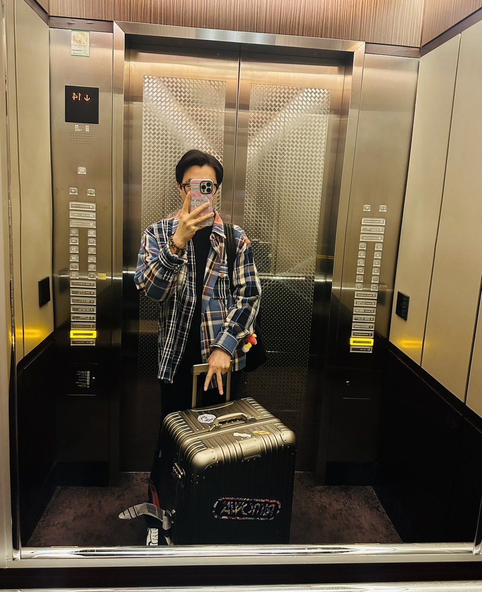 やだやだ🥹🥹
韓国に帰ります ✈️
幸せでした.ありがとう NiziU そして愛知🌈🌈
みんなあいちてるよ~😆❤️
福岡でまた会おう！👋
しゃちほこのピーヌしようかと思ったけどすごく恥ずかしい🤣
#NiziU_Live_tour #NiziU_AWAKE #NiziU_愛知 #NiziU_大好き