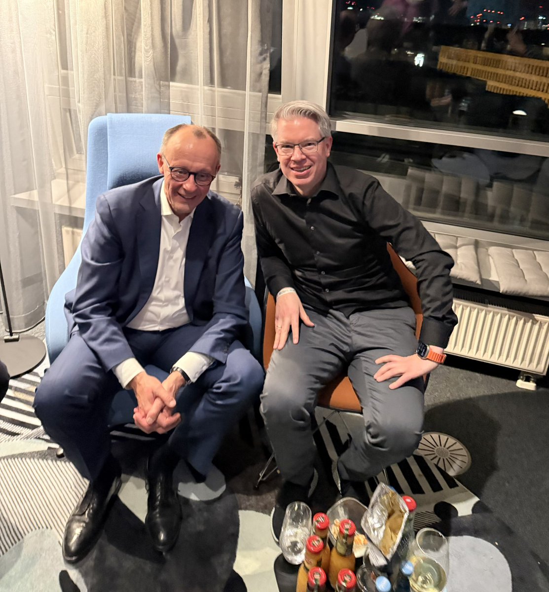 Ein politischer Abend in Berlin #Quadrell Der klare Gewinner <a href="/_FriedrichMerz/">Friedrich Merz</a>  &amp; <a href="/fdp/">FDP</a> mit überraschenden 5% von Forsa 💪 Super Stimmung im Konrad Adenauer Haus 🤩🚀🎉 Noch 6 Tage. Let‘s Go!