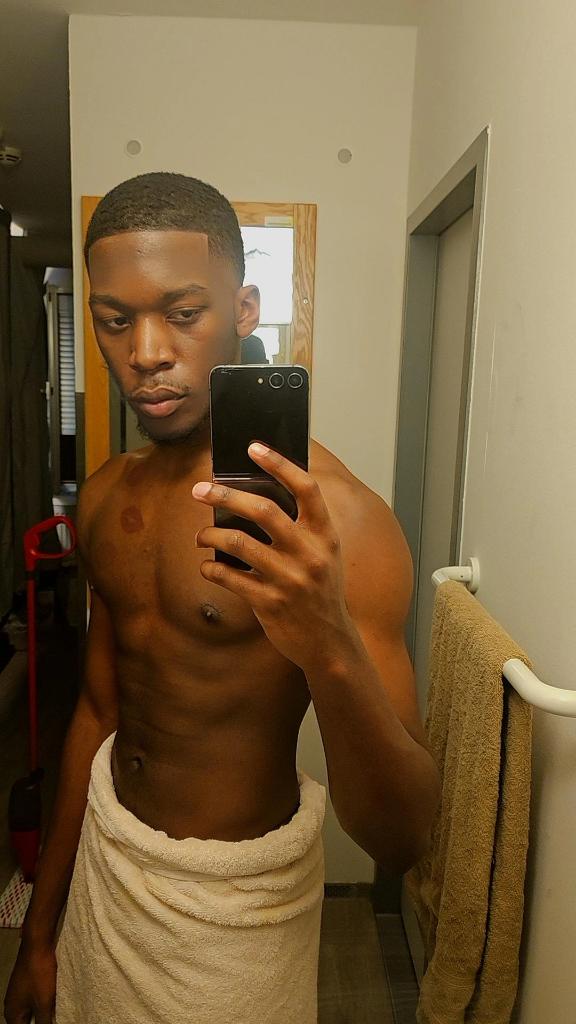 famous_ft's tweet photo. If I beat that pussy up is you gone tell on me https://t.co/80ZNn3CHwp