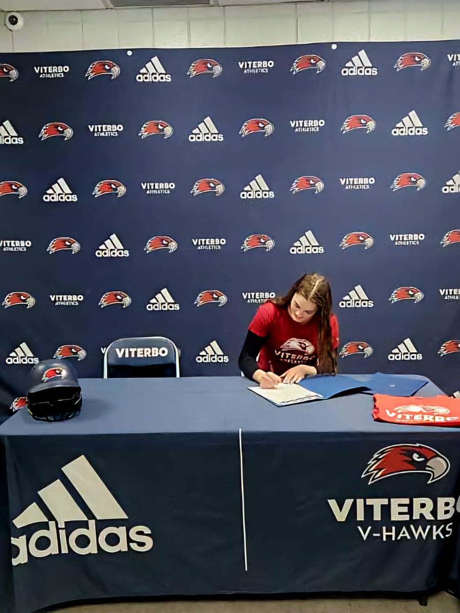 AvaAnderson333's tweet photo. This Friday, God blessed me to be awarded 3rd place in the Health Science Scholarship Competition at Viterbo University and officially sign on with future teammate, @autumn_meris !! ❤️💙 https://t.co/201j6febZw
