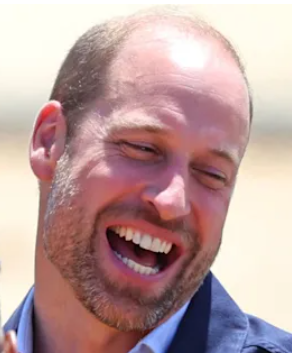 nomoremonarchs's tweet image. ANOTHER holiday! 

After a luxury ski holiday in January, lazy 'prince' William Windsor has flown off to enjoy a holiday on Mustique, an exclusive private island in the Caribbean. 

It's all paid by the public via his huge salary - over £450,000 per week. 

Shame! 

#CutRoyalPay