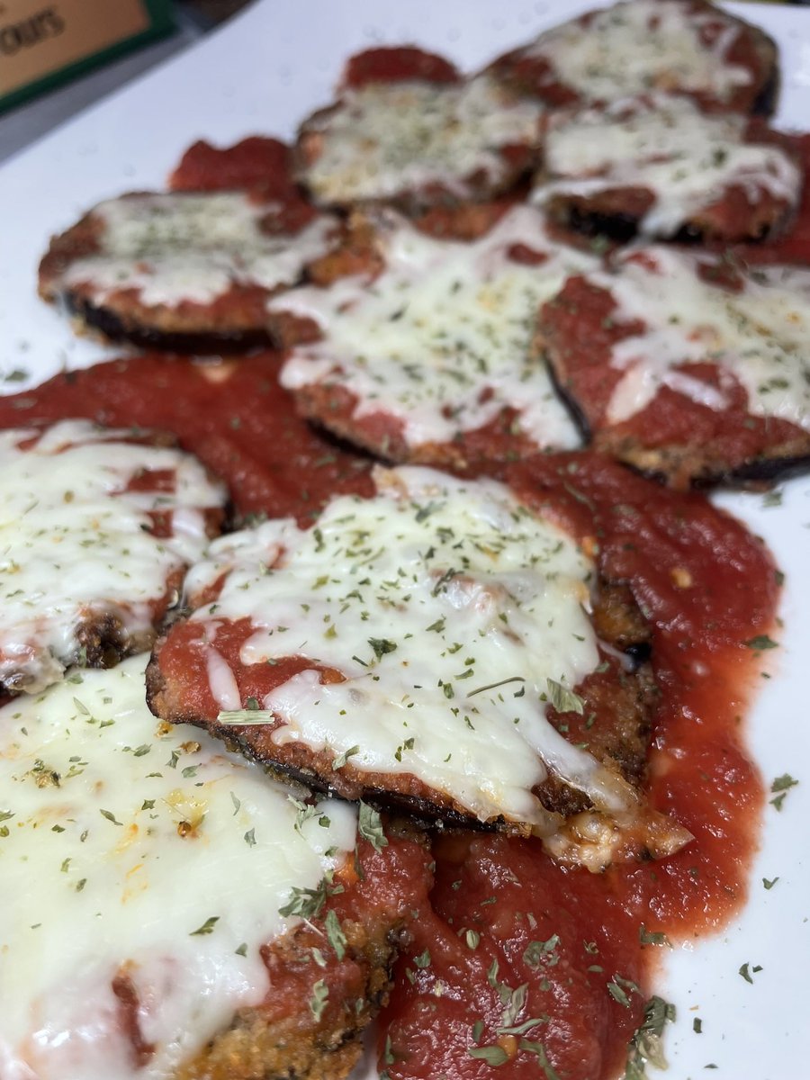 Do you like Eggplant?

This Eggplant Parmesan is Really Good
I’m going to cook this more often 

#culinarycutie
#eggplantparmesan